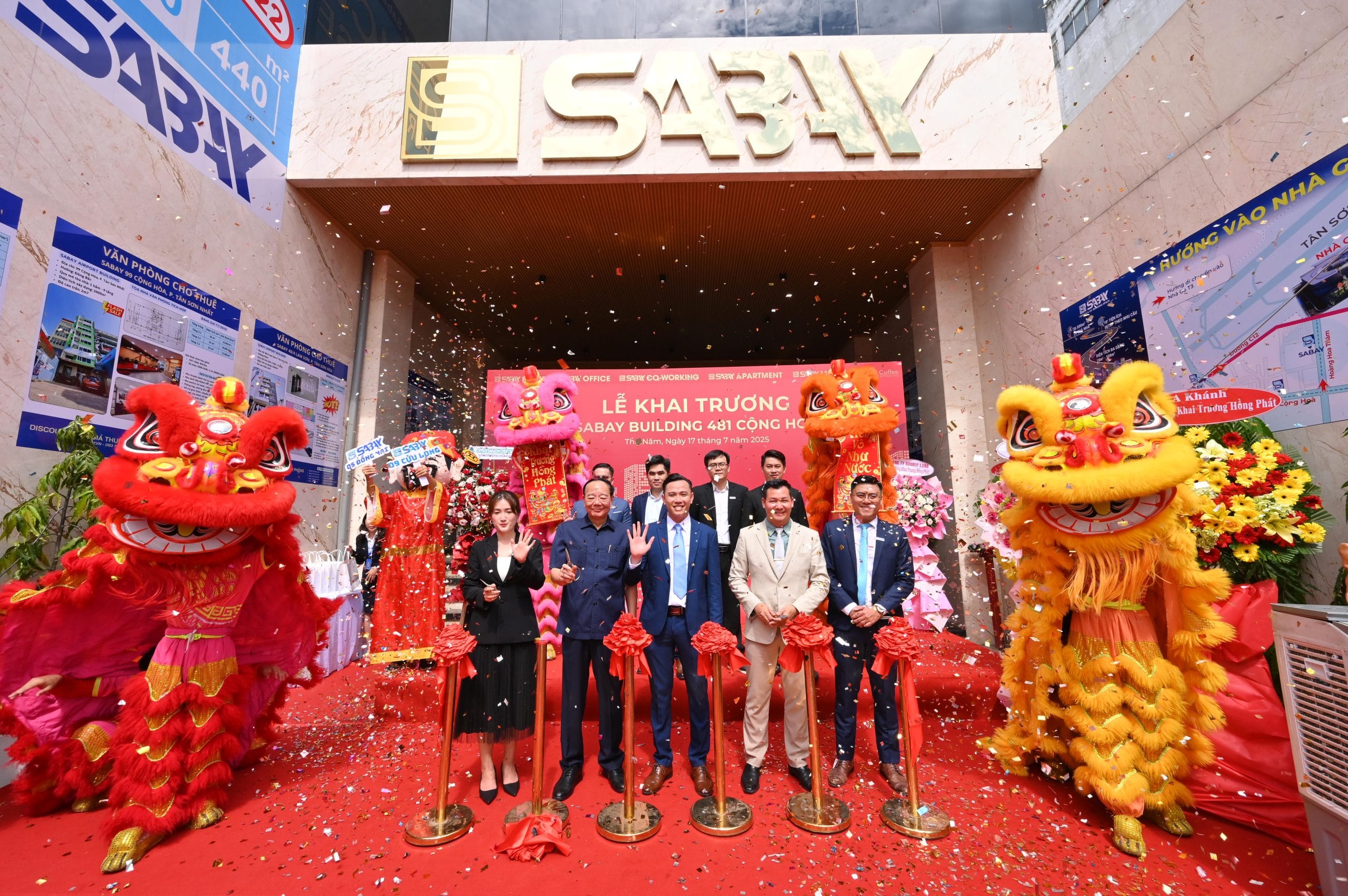 Nghi thức cắt băng khai trương Sabay 481 Cộng Hòa