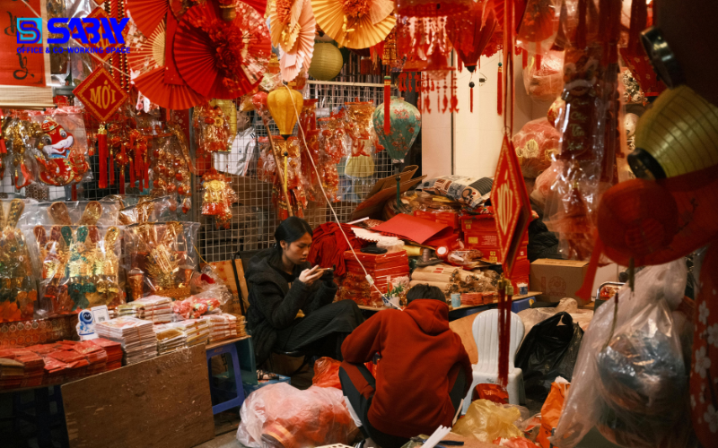 Chuẩn bị mua sắm và trang trí Tết